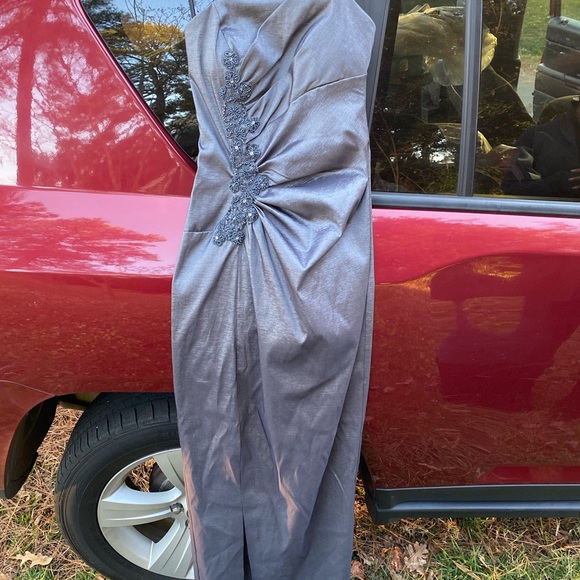Slate Iridescent Gray Floral MIDI Dress with Slit - Picture 2 of 8